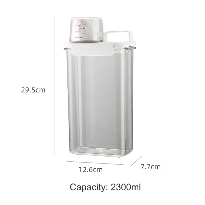 Multifunktionaler Vorratsbehälter mit Messbecher