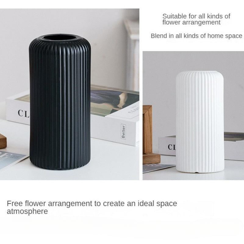 Minimalistische Zylindervase aus Kunststoff