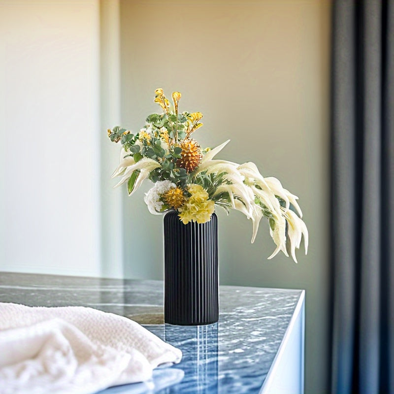 Minimalistische Zylindervase aus Kunststoff