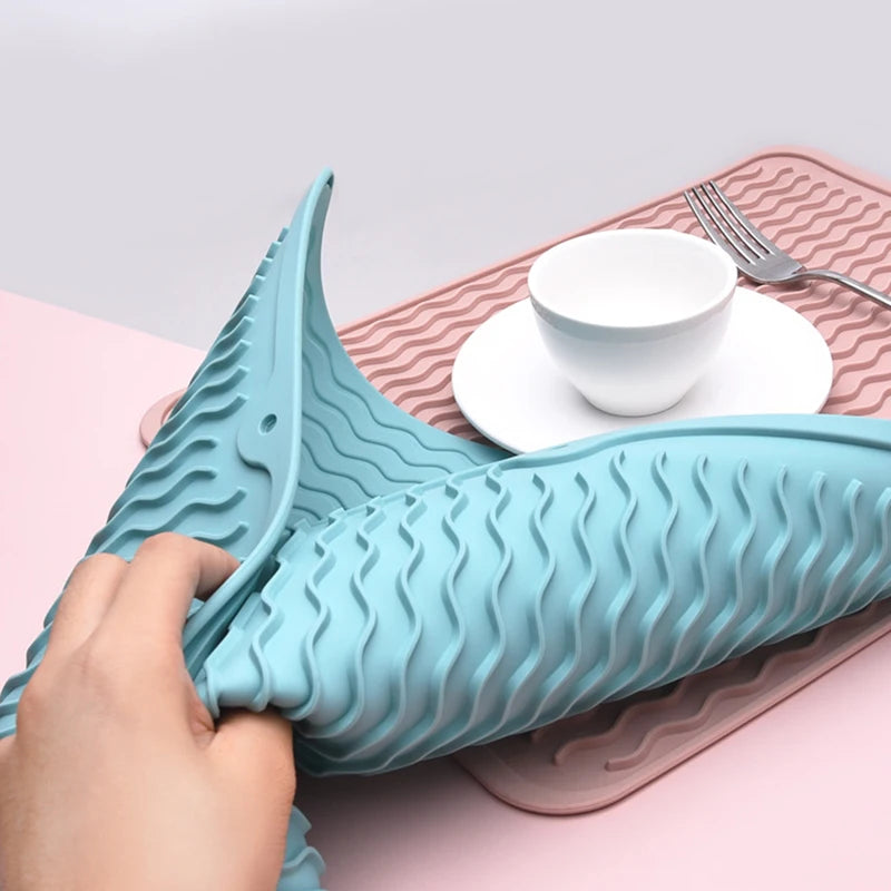 Multifunktionale Abtropf- und Hitzeschutzmatte aus Silikon