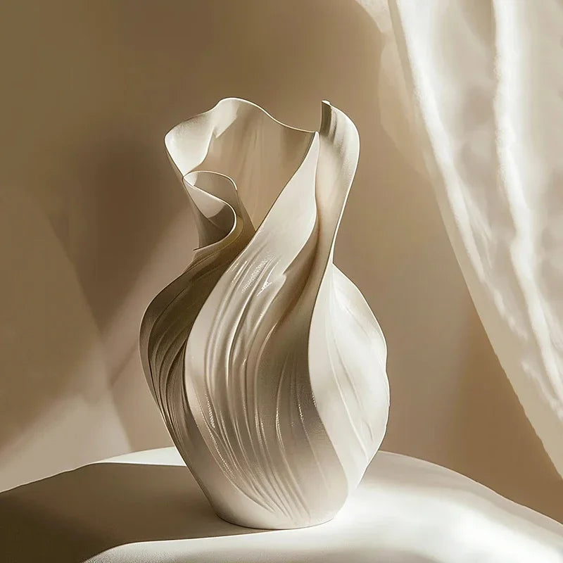„Nordic Serenity“ – Moderne Tischvase aus Keramik