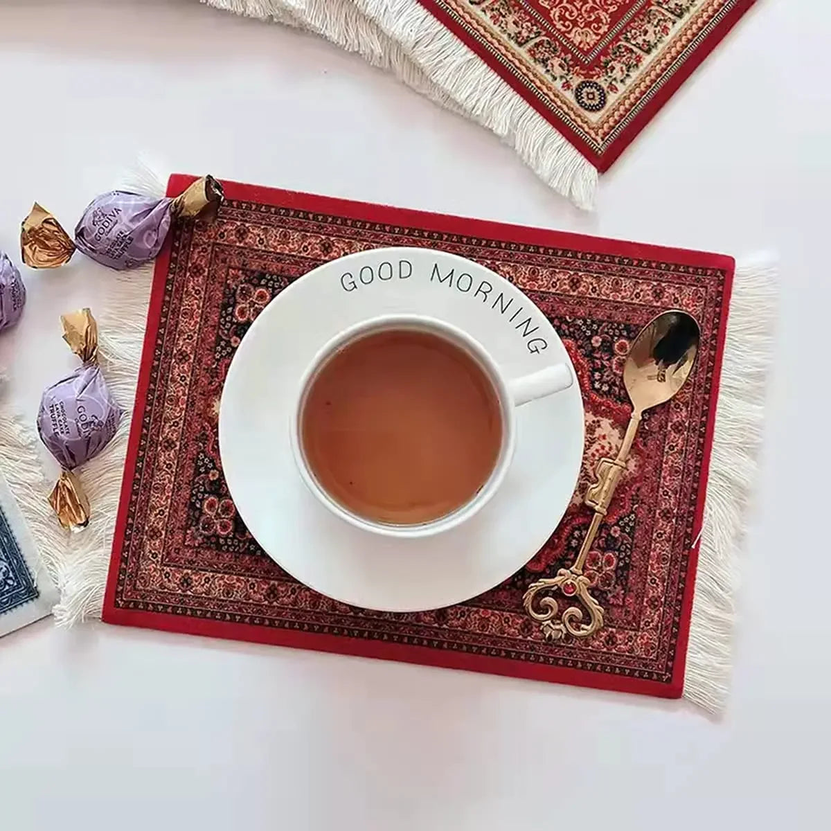 2-in-1 Orient-Accessoire „Persian Cup & Mouse“ – Gewebte Optik mit Retro-Fransen