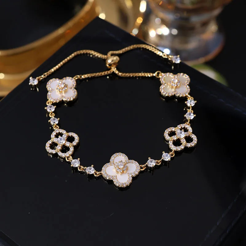 Modisches "Lucky Flower" Armband aus Edelstahl