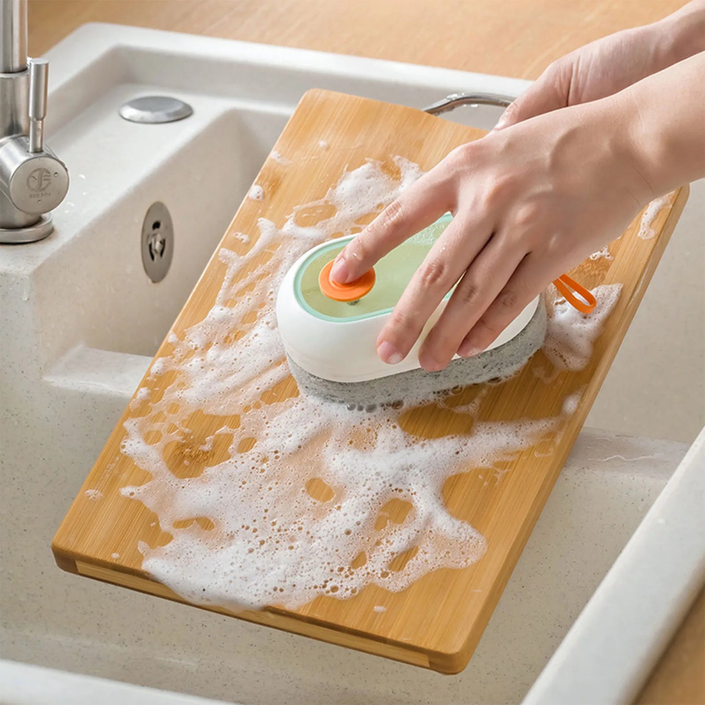 2-in-1 Seifenspender-Set mit Schwammhalter