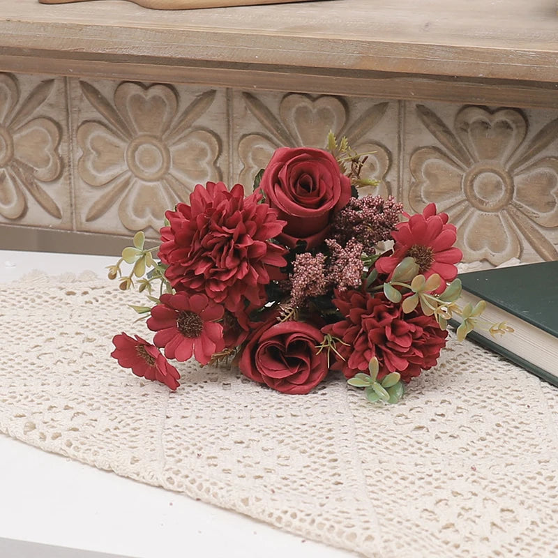 Seiden-Mischstrauß mit Rosen und Hortensien