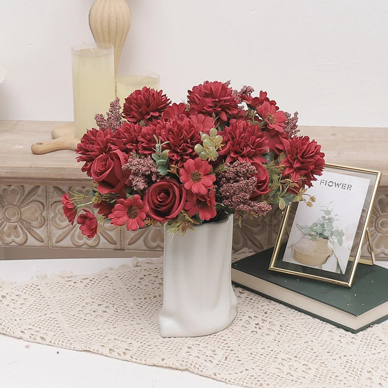 Seiden-Mischstrauß mit Rosen und Hortensien