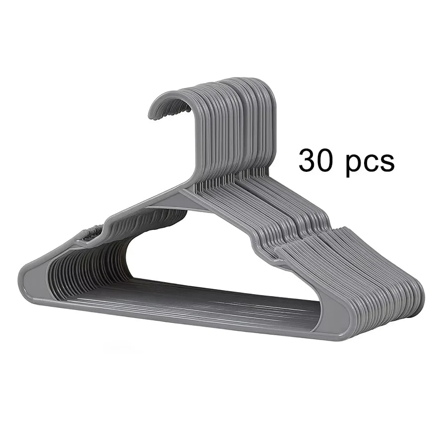 Platzsparende Kunststoff-Kleiderbügel mit Anti-Rutsch-Einkerbungen