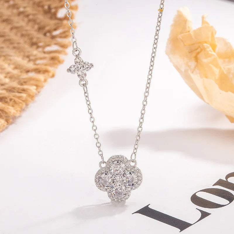 Elegante Halskette aus 925 Sterling Silber mit Pflanzen-Motiv