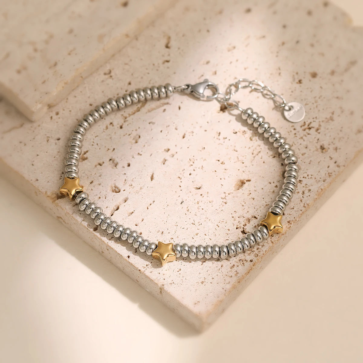 Trendiges Charm-Armband aus nicht verblassendem Edelstahl