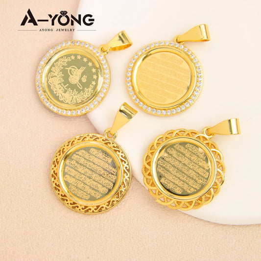 18k Vergoldeter Münz-Anhänger „Turquois Heritage“ – Traditioneller Charm