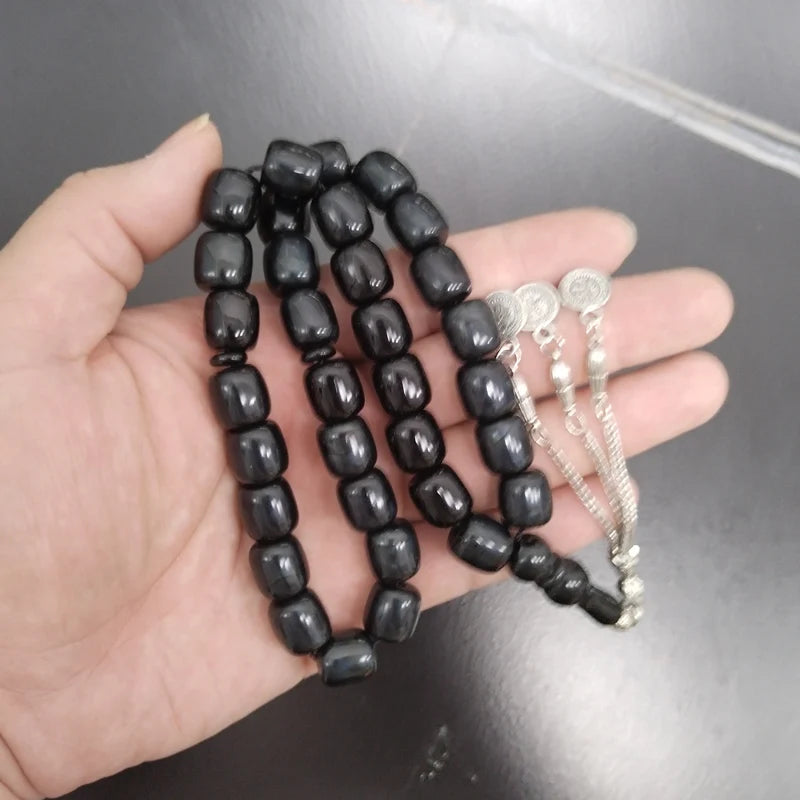 Tasbih: Markante Gebetskette aus Edelharz