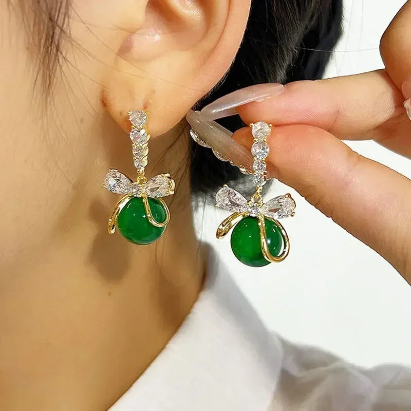 Charmante Ohrhänger mit Glücksmotiv (Fünfblättrige Blume)