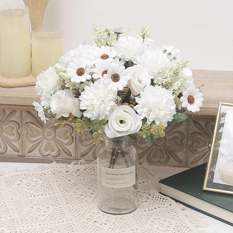 Seiden-Mischstrauß mit Rosen und Hortensien