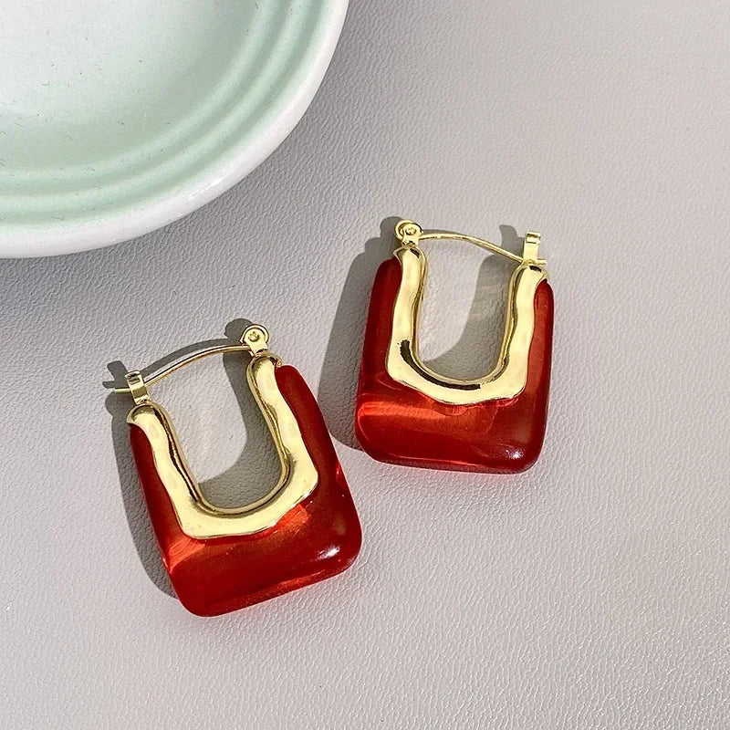 Charmante Ohrhänger mit Glücksmotiv (Fünfblättrige Blume)