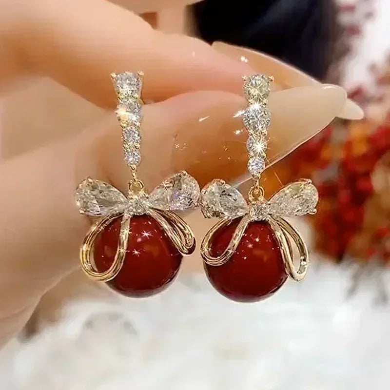 Charmante Ohrhänger mit Glücksmotiv (Fünfblättrige Blume)