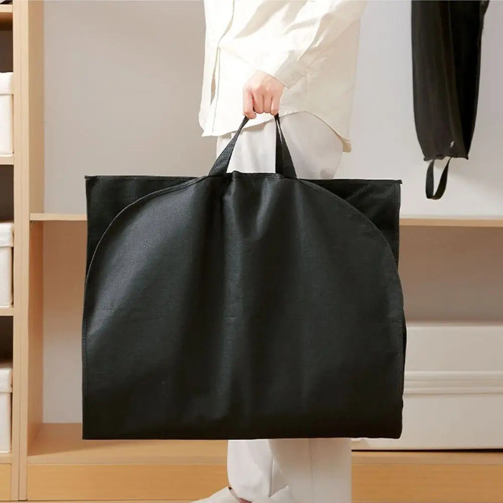 Schwarze Kleider-Staubschutzhülle aus Vliesstoff