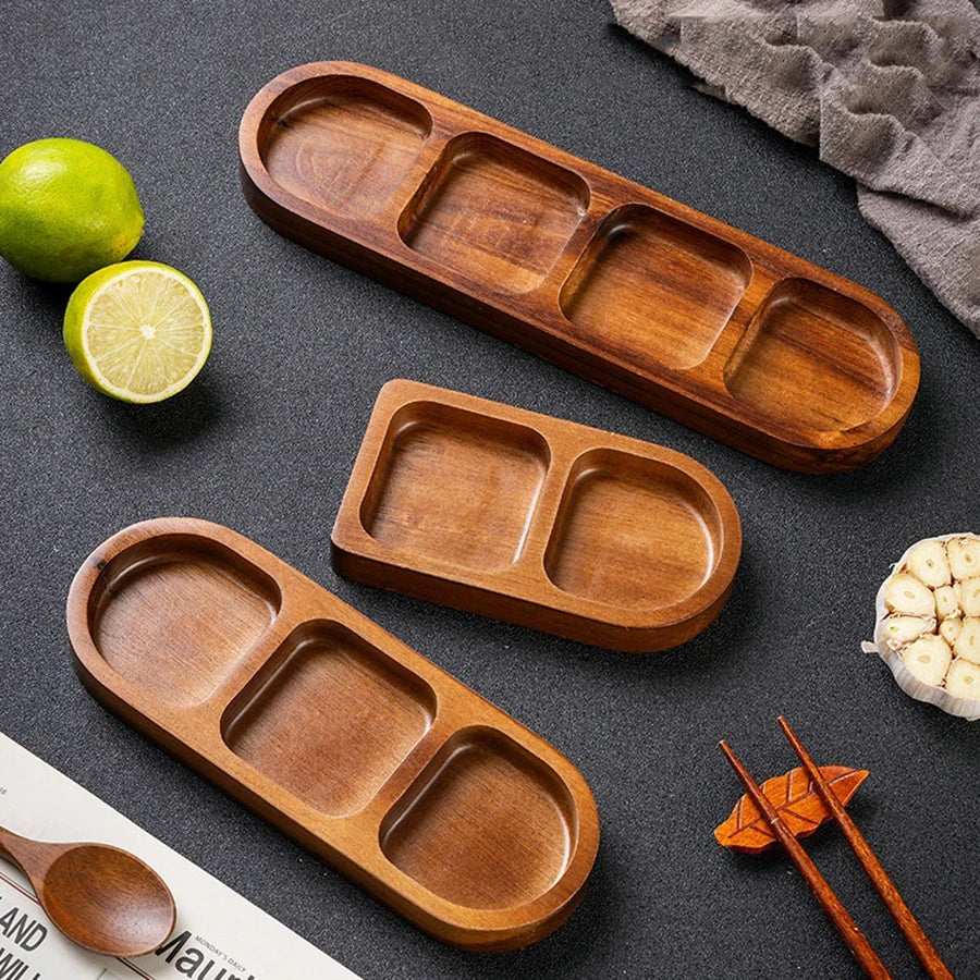 Elegantes Serviertablett mit Unterteilung aus Holz