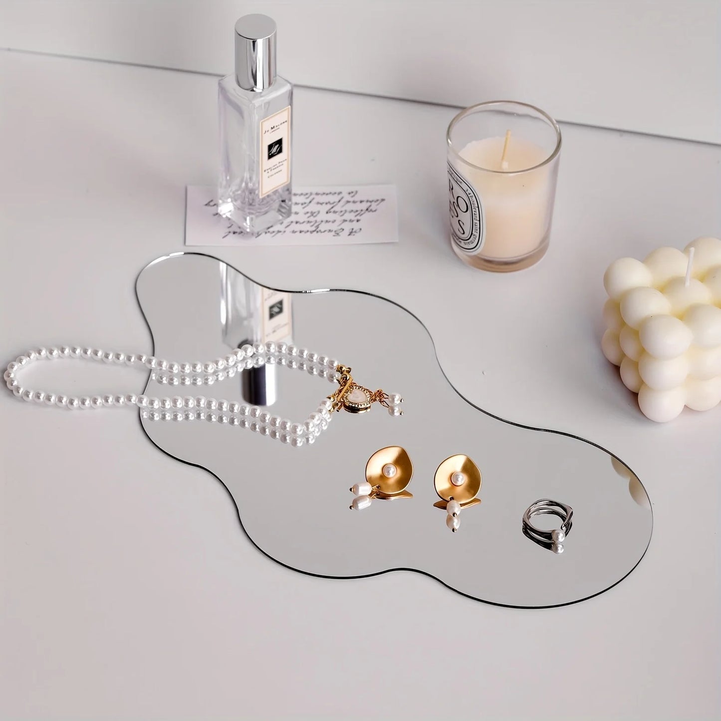 Minimalistische Schmuckablage