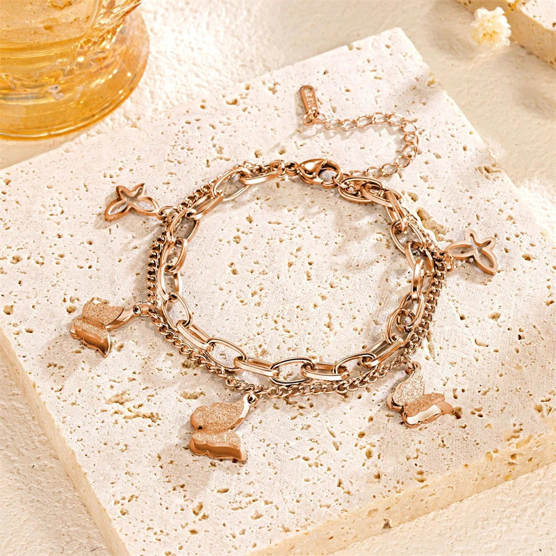 Elegantes Statement-Armband mit Schmetterlings-Charms