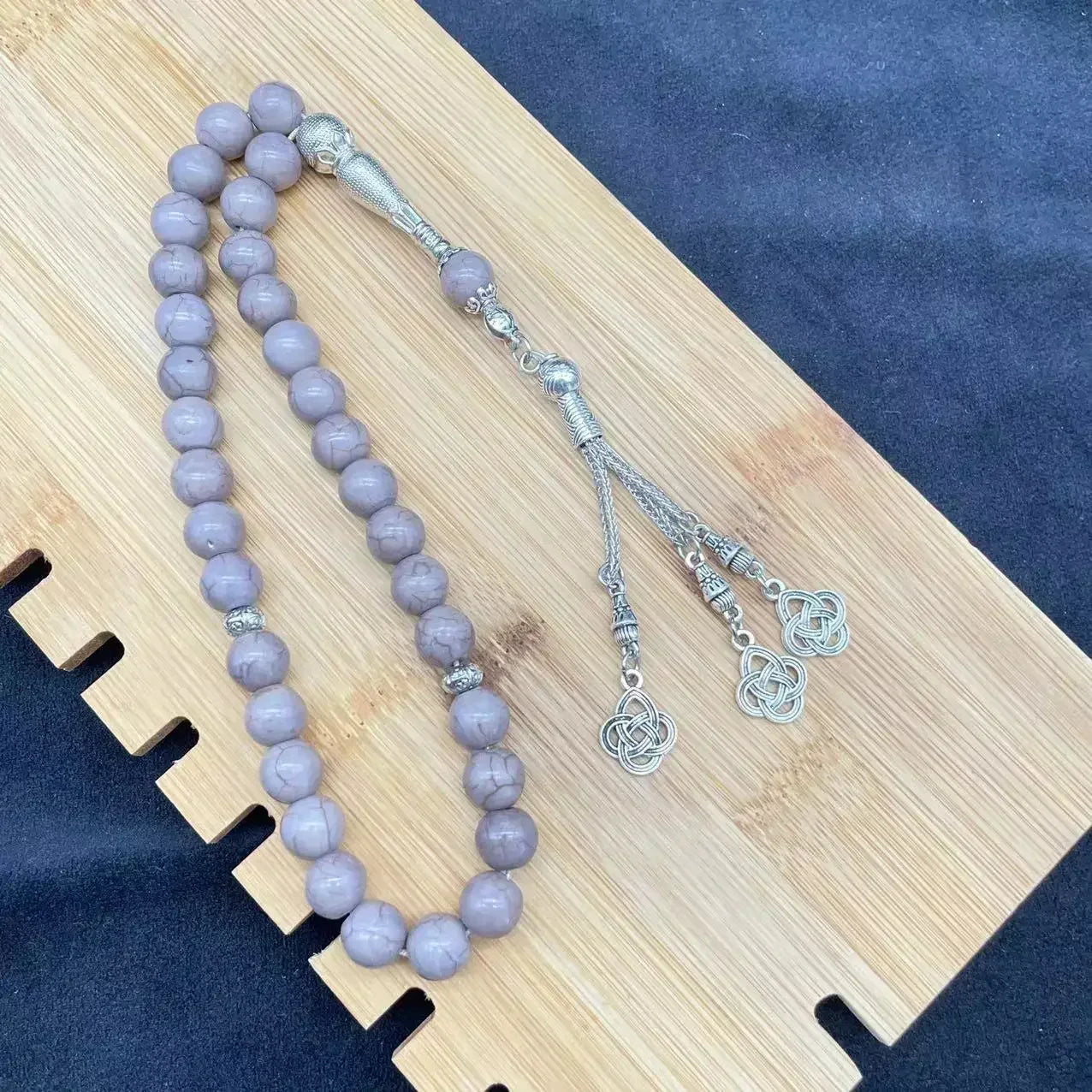 Ethnische Tesbih aus Steinperlen