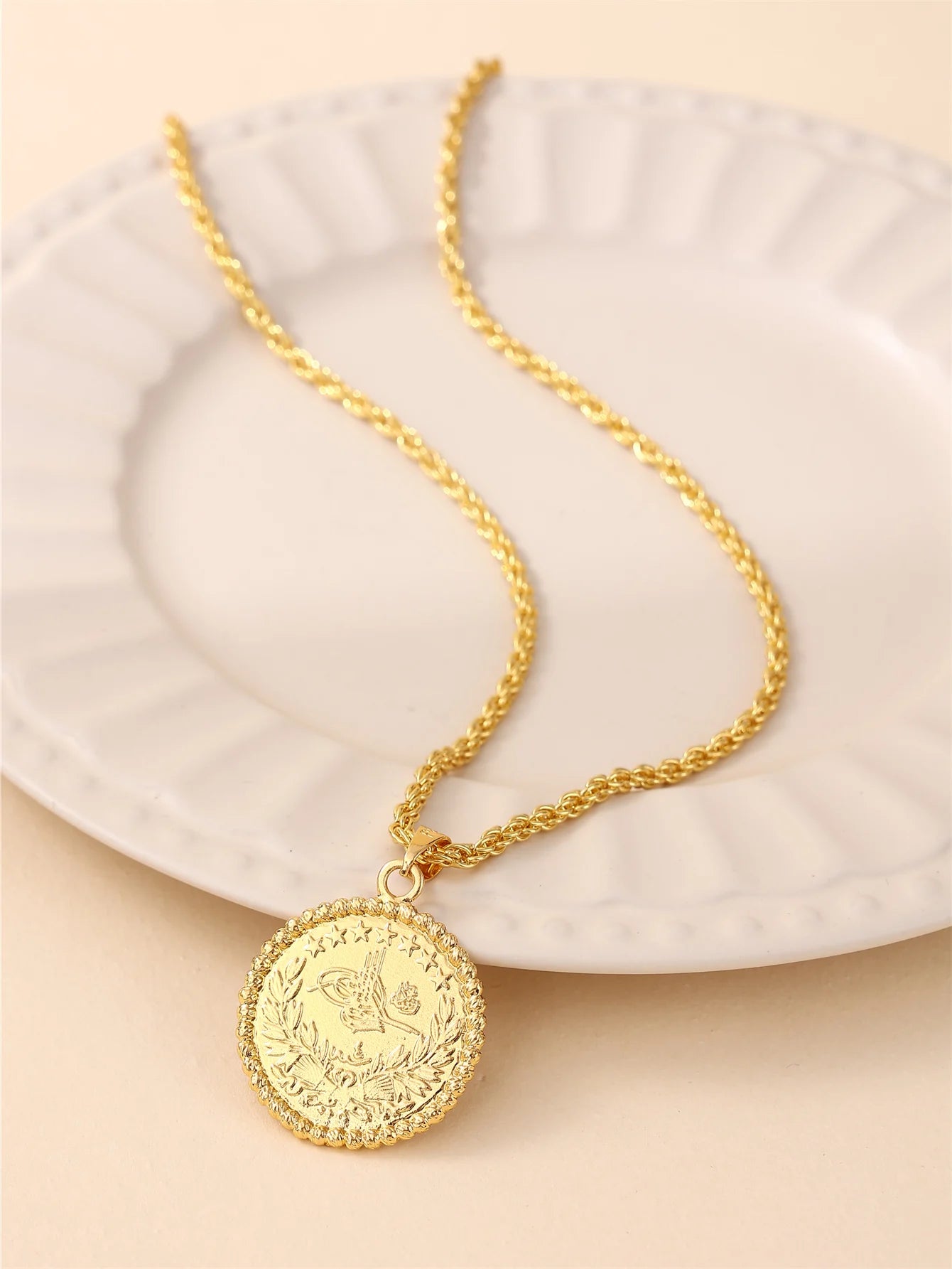 Minimalistische Anhänger-Halskette