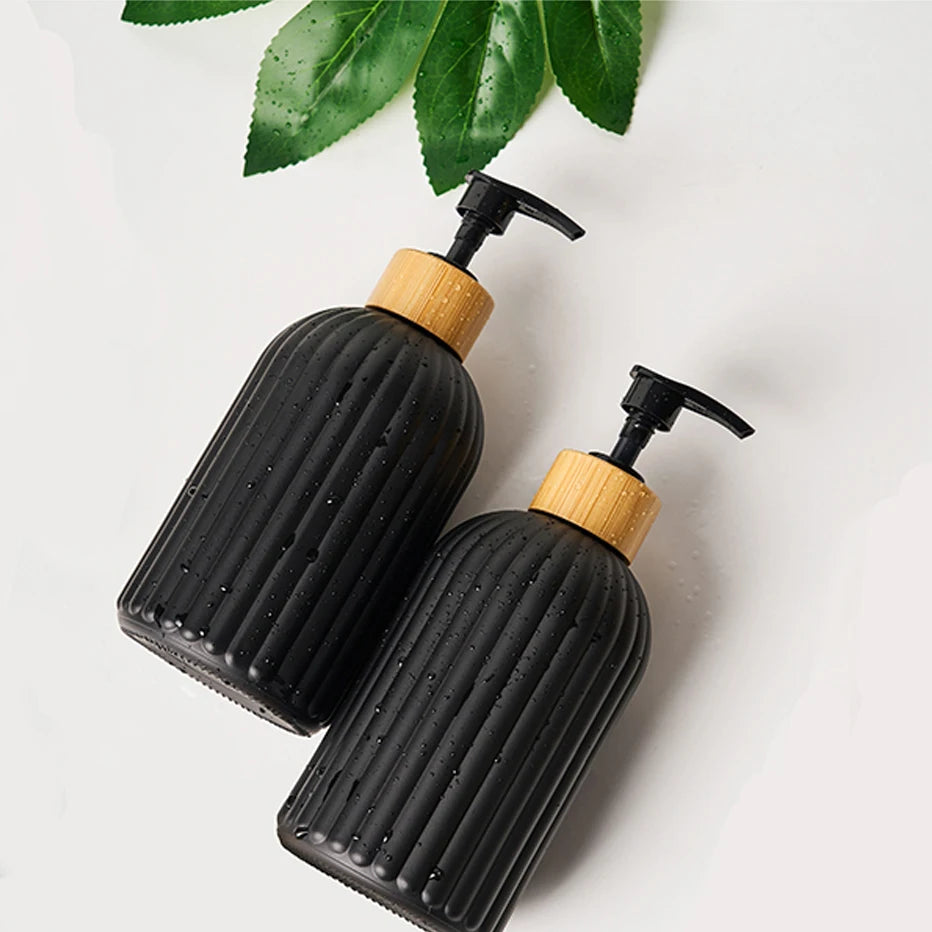 Poliertes Kunststoff Seifenspender-Set mit Ablage