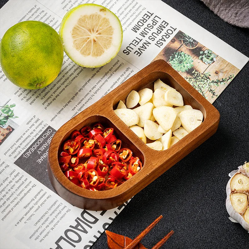 Elegantes Serviertablett mit Unterteilung aus Holz