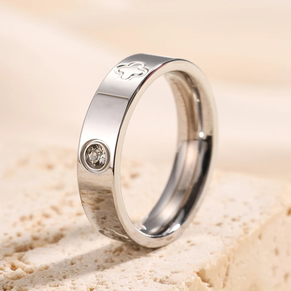 Französisches Nischen-Ring-Set (Vierblättrige Blume & Zirkonia)