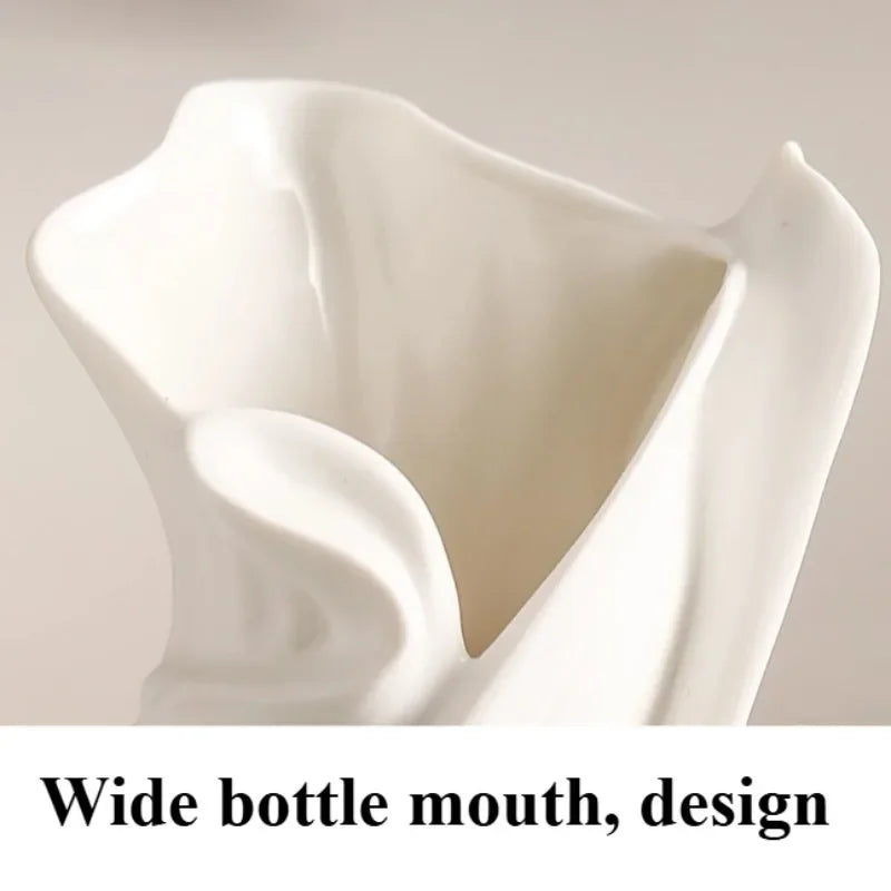 „Nordic Serenity“ – Moderne Tischvase aus Keramik