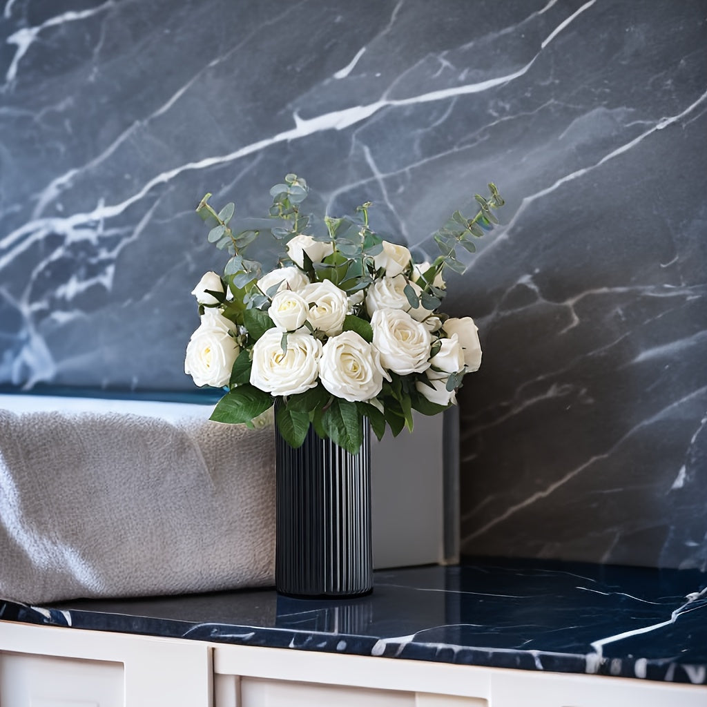 Minimalistische Zylindervase aus Kunststoff